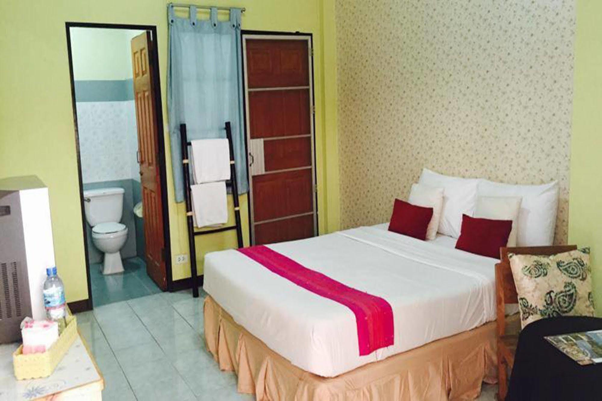 Thana Guesthouse Chiang Mai Ngoại thất bức ảnh